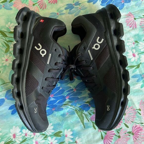 On Running Cloudrunner Waterproof Shoes - W 7.5 - Picture 4 of 12